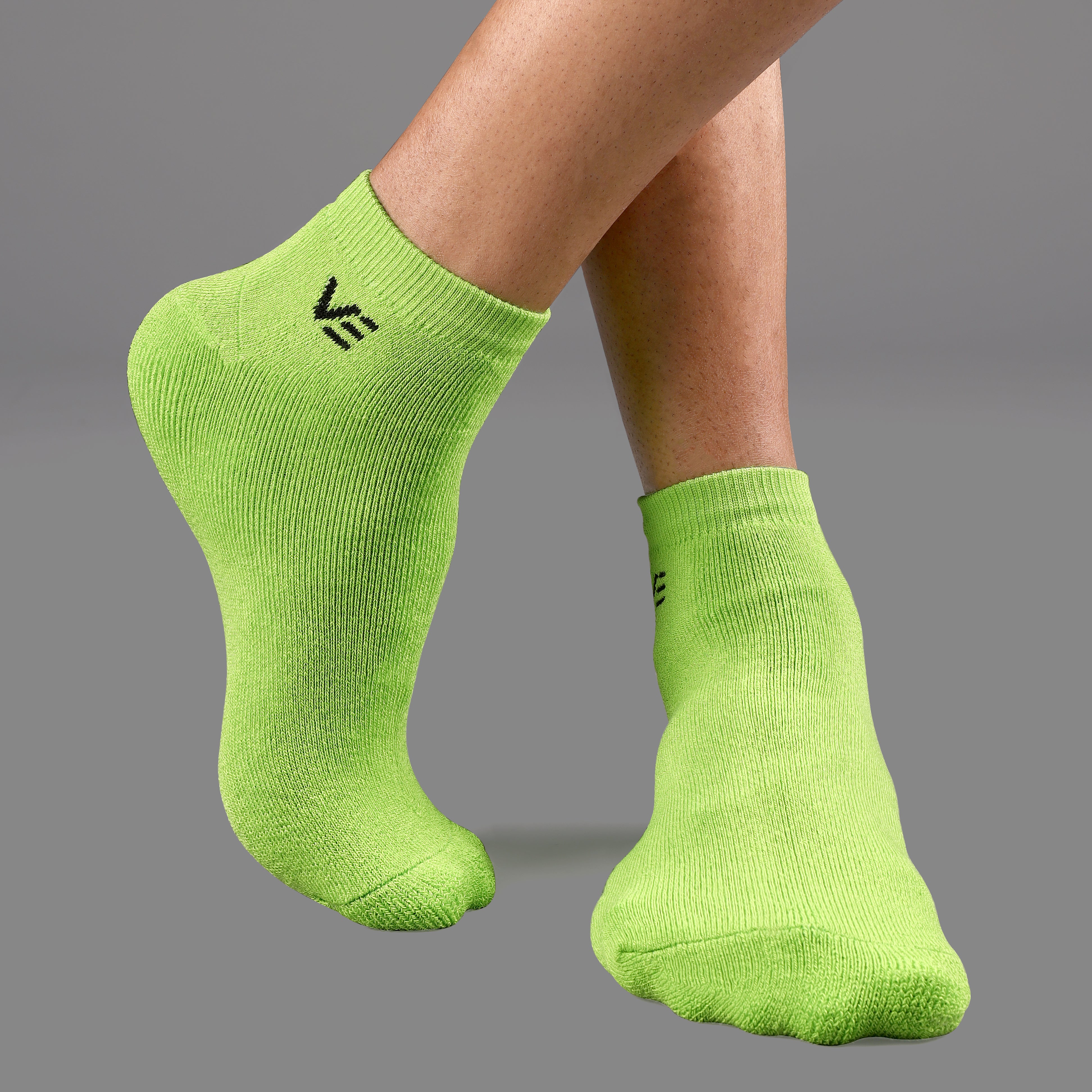 VEDCO Luxe Allure: Bamboo Ankle Socks (Pack of 7)
