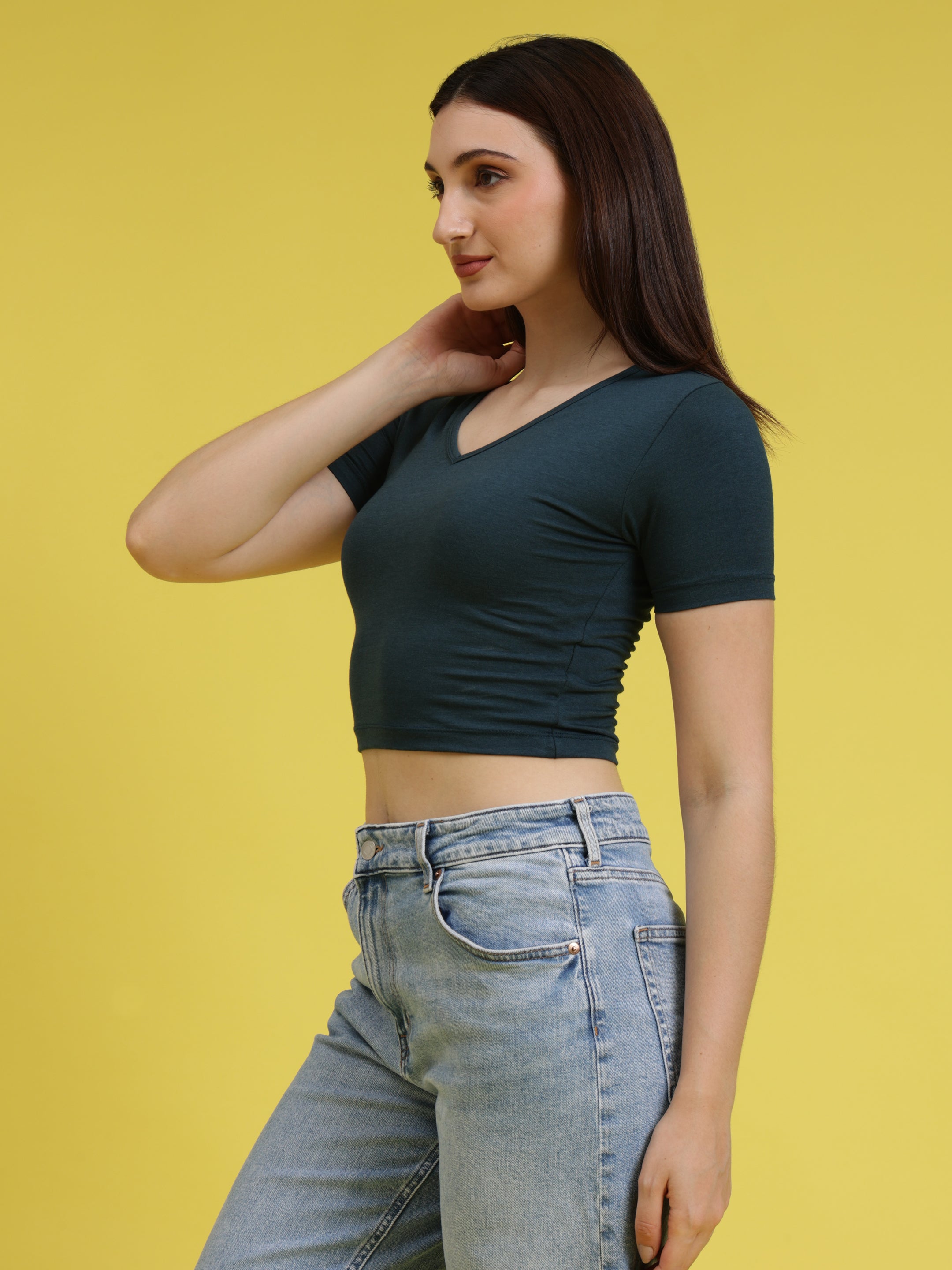 Sleeveless Keyhole Neck Crop Top