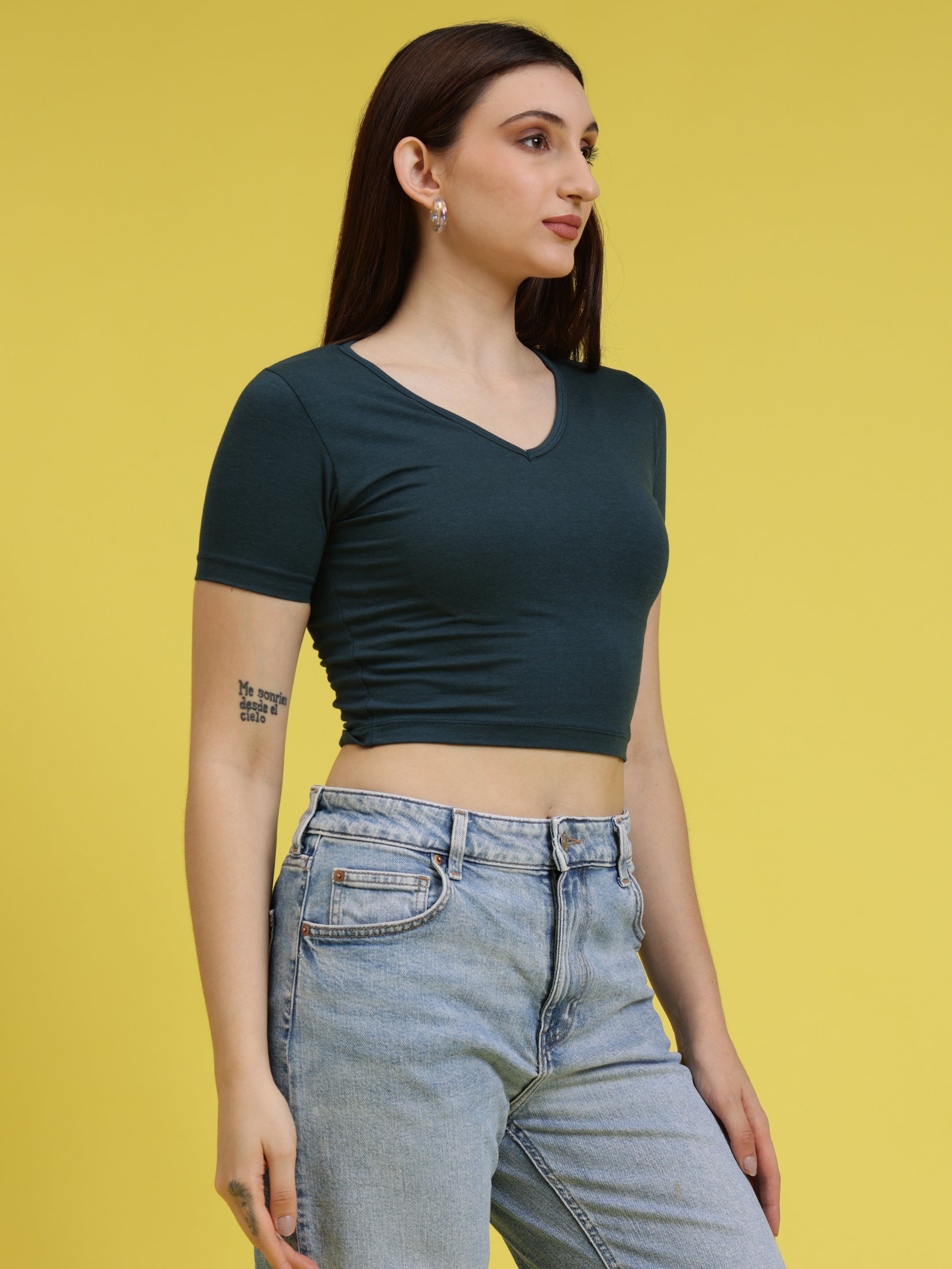 Sleeveless Keyhole Neck Crop Top